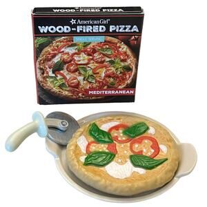 American Girl Kitchen Wood Fired Pizza Accessories Pizza Pie Pan Cutter Set Box